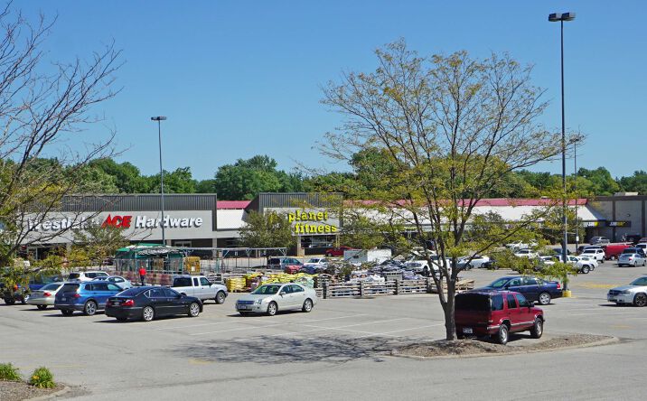 Pictures of Retail property located at 2600 S 48th St, Lincoln, NE 68506 for lease - image #1