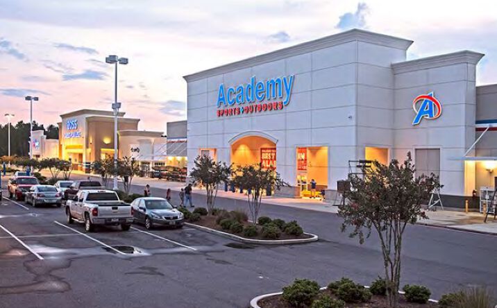 Pictures of Retail property located at 2434 S McKenzie St, Foley, AL 36535 for lease - image #1