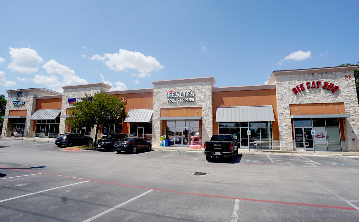 Pictures of Retail property located at 401 W Whitestone Blvd, Cedar Park, TX 78613 for lease - image #1
