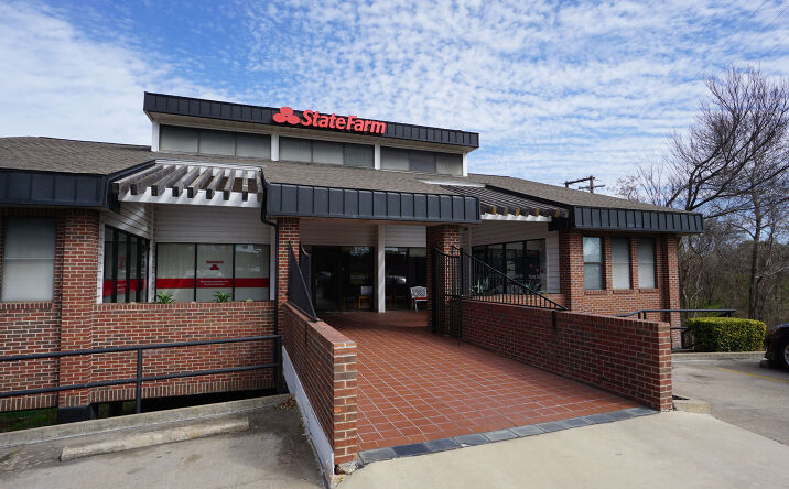 Pictures of Retail, Office property located at 1100 Round Rock Ave, Round Rock, TX 78681 for lease - image #1