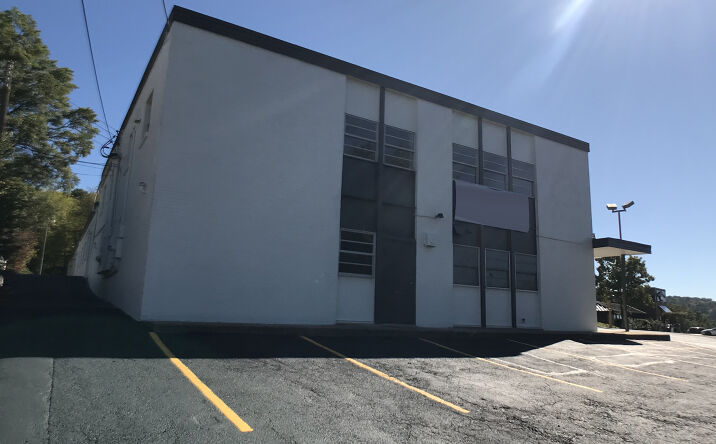 Pictures of Office property located at 9433 Parkway E, Birmingham, AL 35215 for sales - image #1