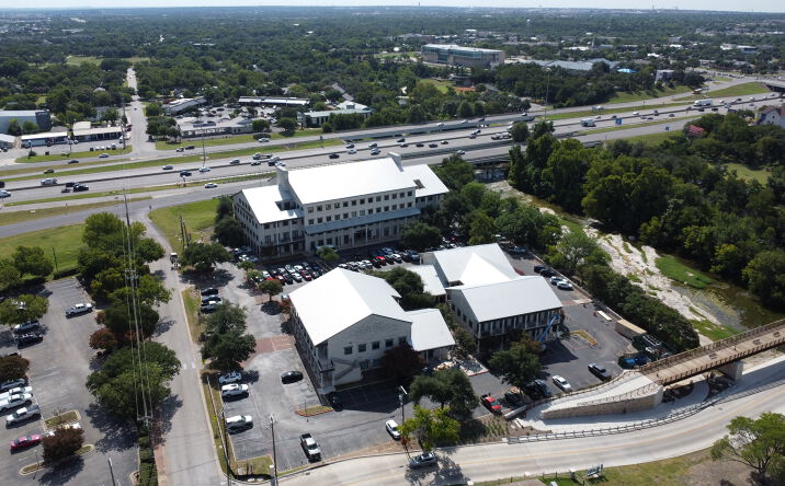 Pictures of Office property located at 1 Chisholm Trail Rd, Round Rock, TX 78681 for lease - image #1
