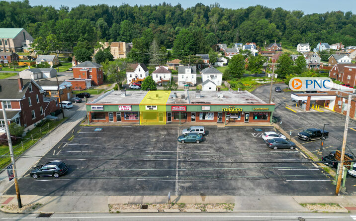 Pictures of Retail property located at 1618-1630 Lincoln Way, White Oak, PA 15131 for lease - image #1