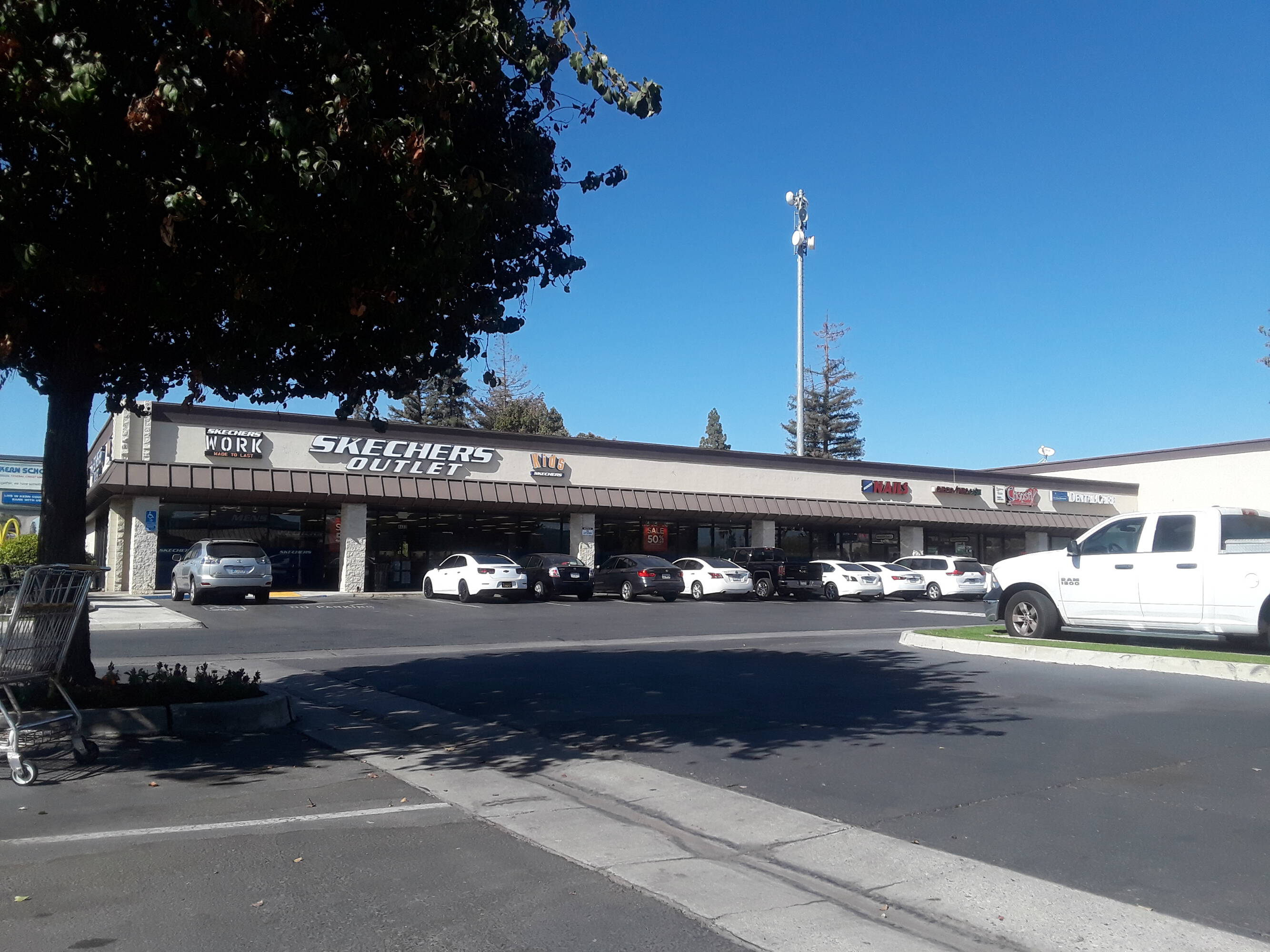 Skechers outlet outlet bakersfield