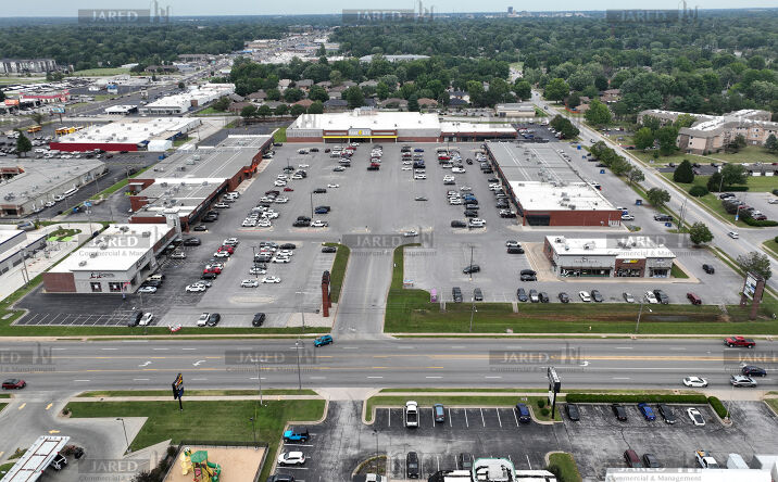 Pictures of Retail property located at 301-321 E Battlefield Rd, Springfield, MO 65807 for lease - image #1