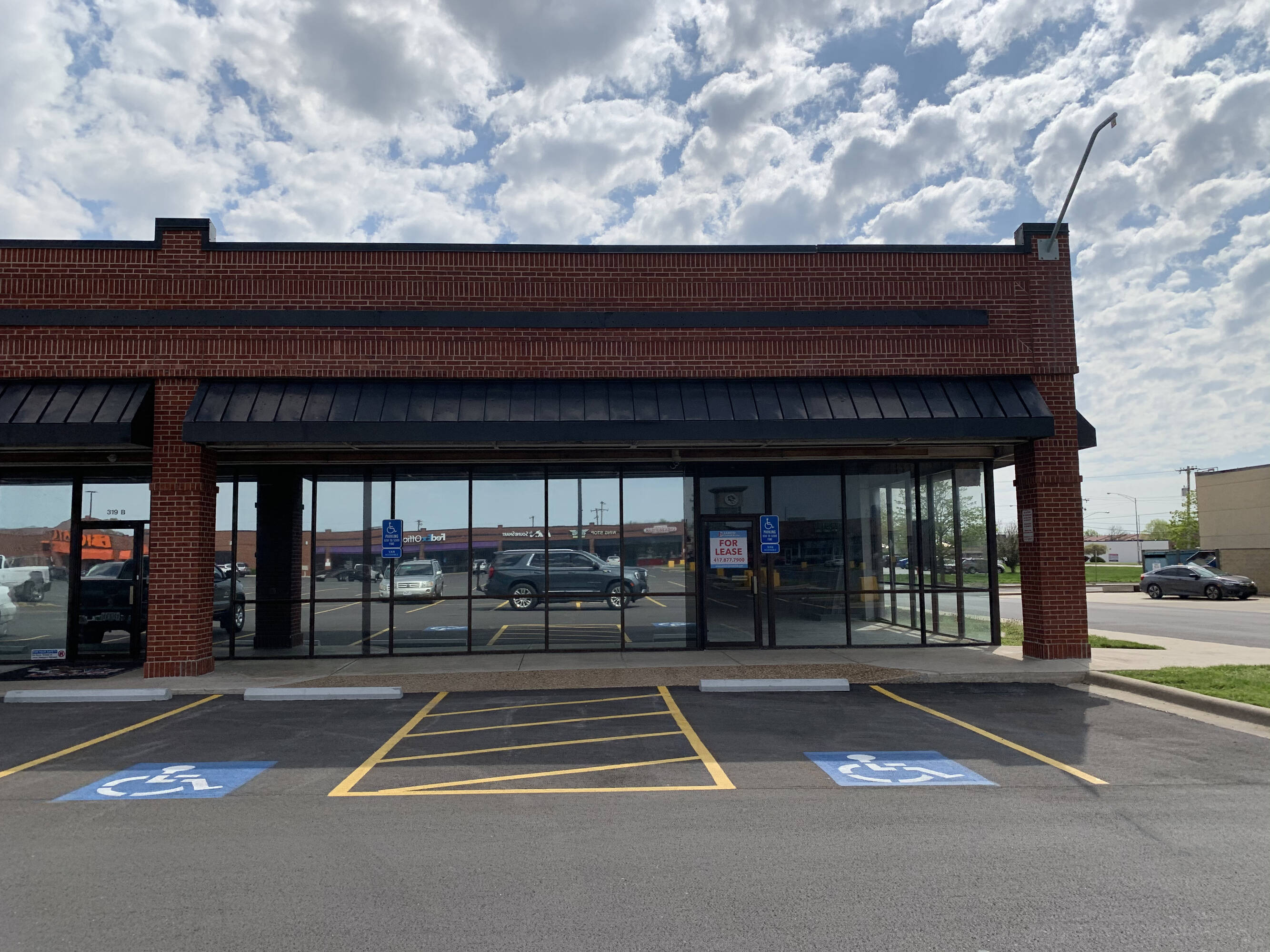 301321 E Battlefield Rd, Springfield, MO 65807