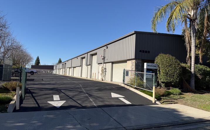 Pictures of Industrial property located at 4301 North Selland Avenue, Fresno, CA 93722 for lease - image #1