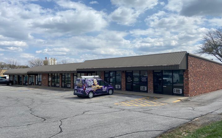 Pictures of Industrial property located at 8909 Bedford Cir, Omaha, NE 68134 for lease - image #1
