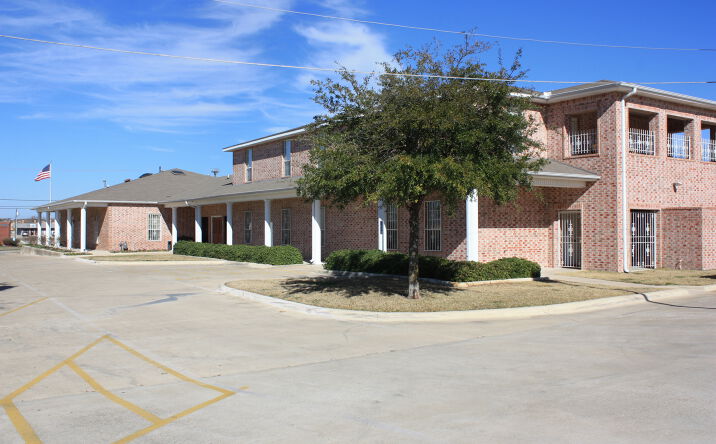 Pictures of Retail, Office property located at 400 W Jasper Dr, Killeen, TX 76542 for lease - image #1