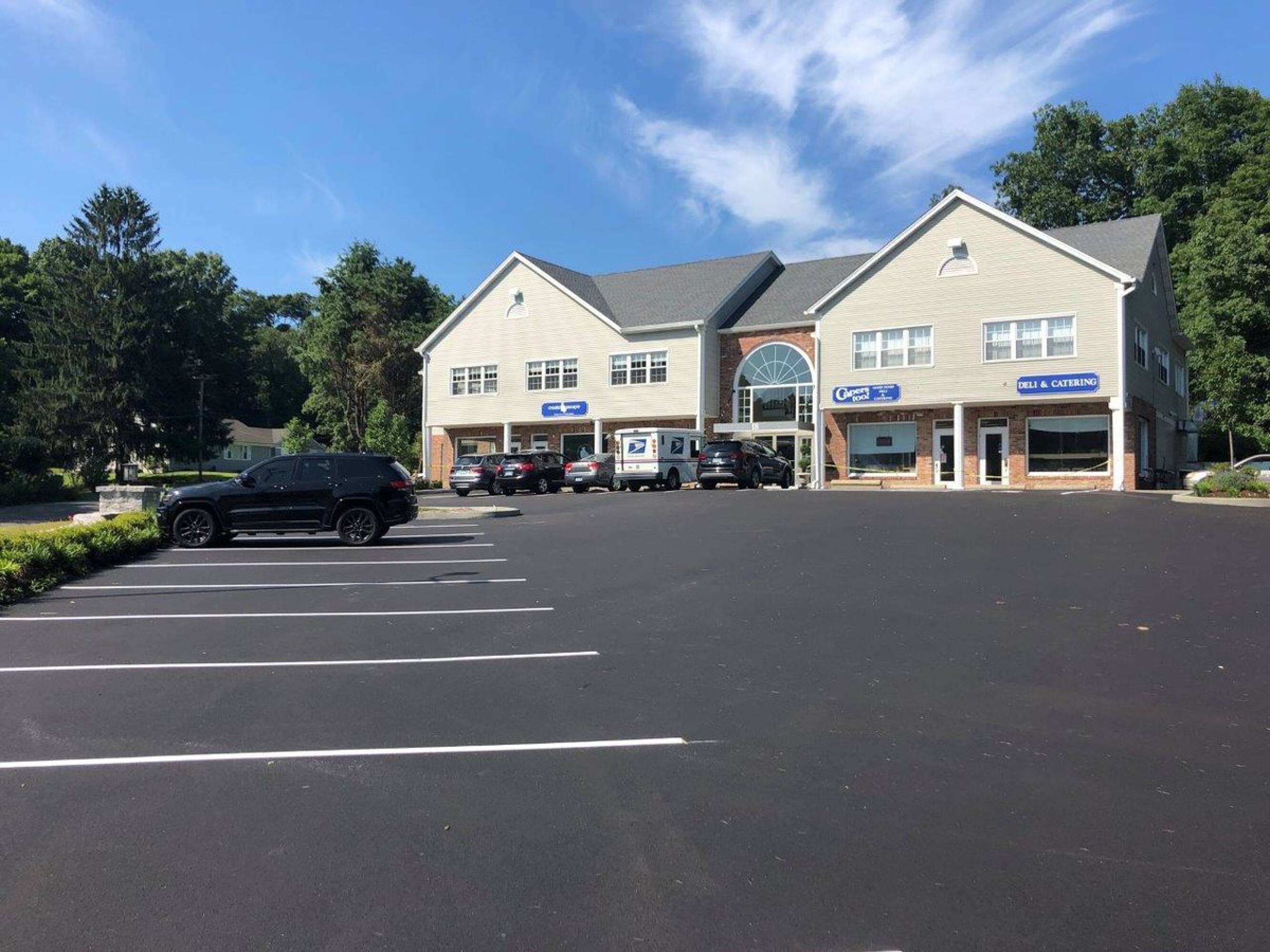 18 Great Plain Rd, Danbury, CT 06810 Retail Space for Lease
