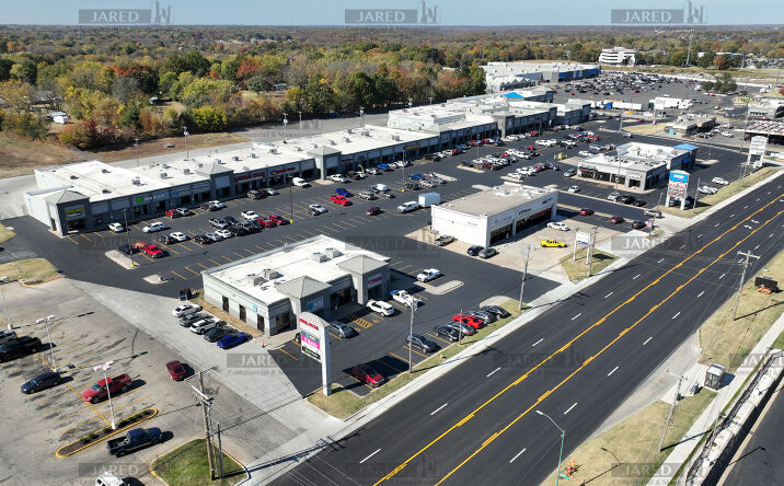Pictures of Retail property located at 2601 N Kansas Expy, Springfield, MO 65803 for lease - image #1