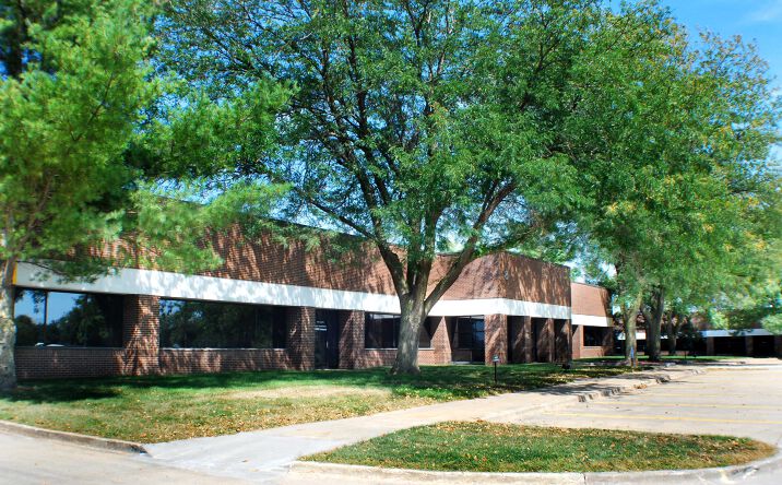 Pictures of Industrial property located at 11303 - 11329 Aurora Avenue, Urbandale, IA 50322 for lease - image #1