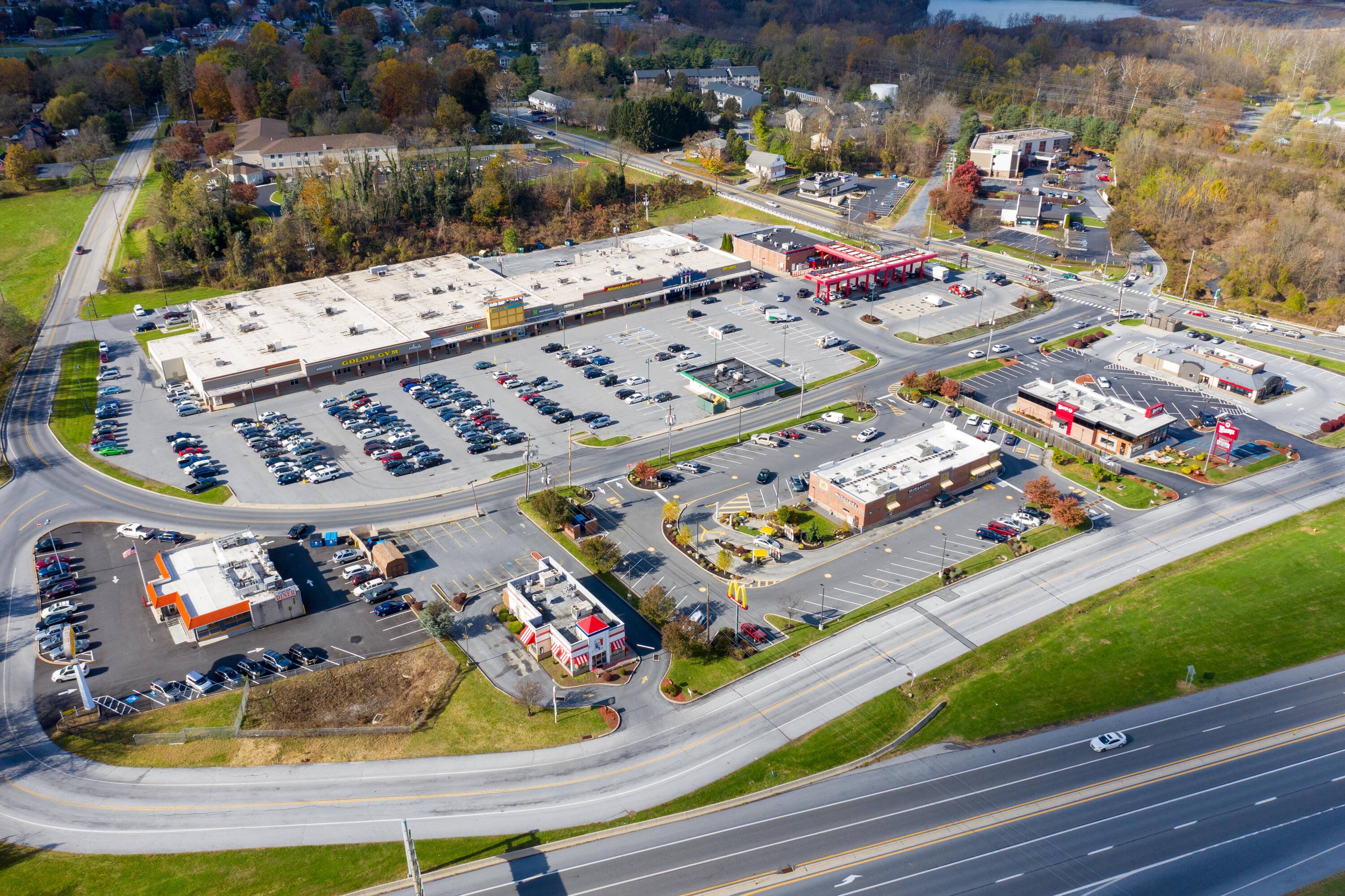 597 E Main St, Hummelstown, PA 17036