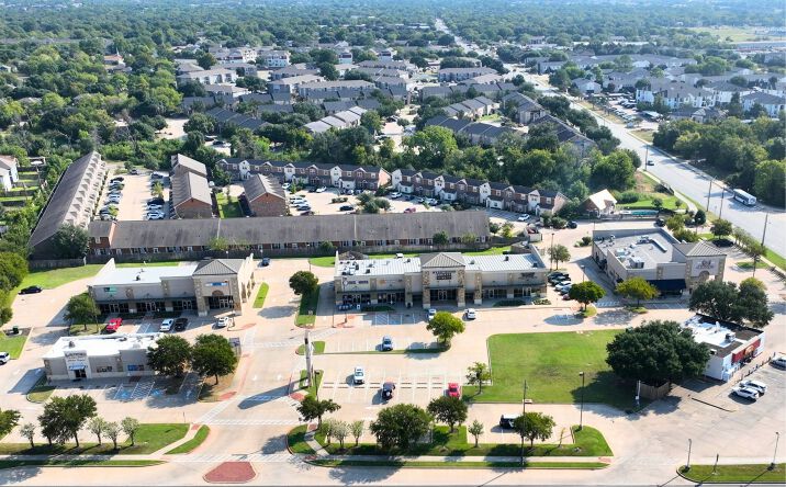 Pictures of Retail, Land, Restaurant property located at 1411 Wellborn Rd, College Station, TX 77840 for lease - image #1