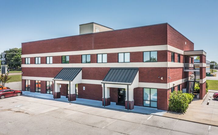 Pictures of Retail, Office property located at 7535 Airways Blvd, Southaven, MS 38671 for lease - image #1