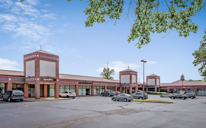 Pictures of Office property located at 3147-3245 Players Club Parkway, Memphis, TN 38125 for lease - image #1