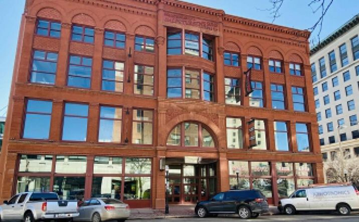 Pictures of Land property located at 131 W 2ND Street #3rd F, Davenport, IA 52801 for lease - image #1