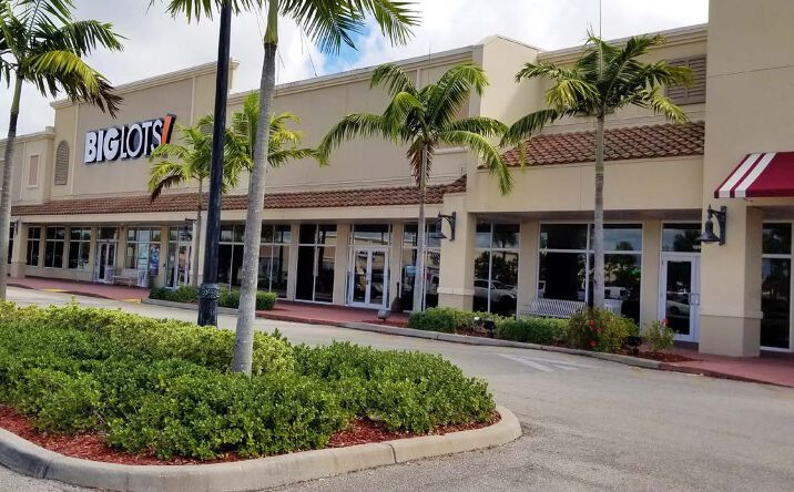 Pictures of Retail property located at 4429 Cleveland Ave, Fort Myers, FL 33901 for lease - image #1