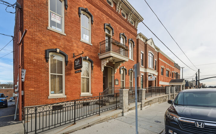 Pictures of Office property located at 92 N Sandusky St, Delaware, OH 43015 for lease - image #1