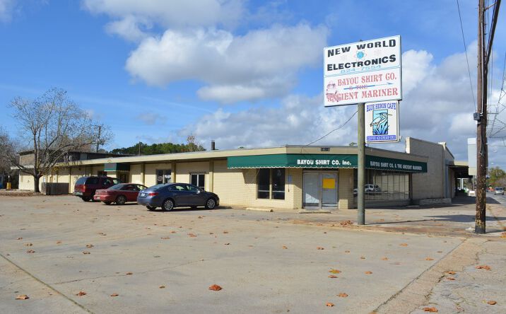 Pictures of Retail property located at 14060 S. Wintzell Ave, Bayou La Batre, AL 36509 for lease - image #1