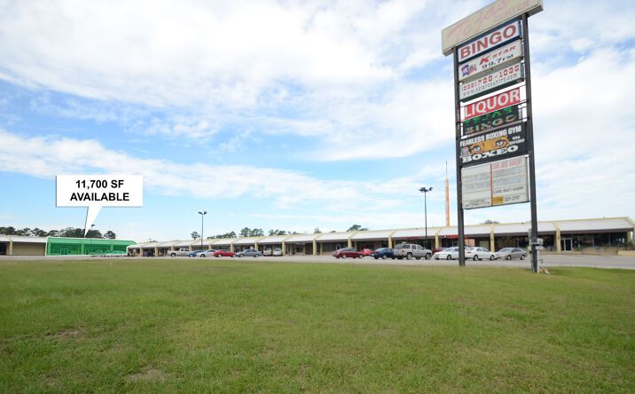 Pictures of Retail property located at 1208 S Frazier St, Conroe, TX 77301 for lease - image #1