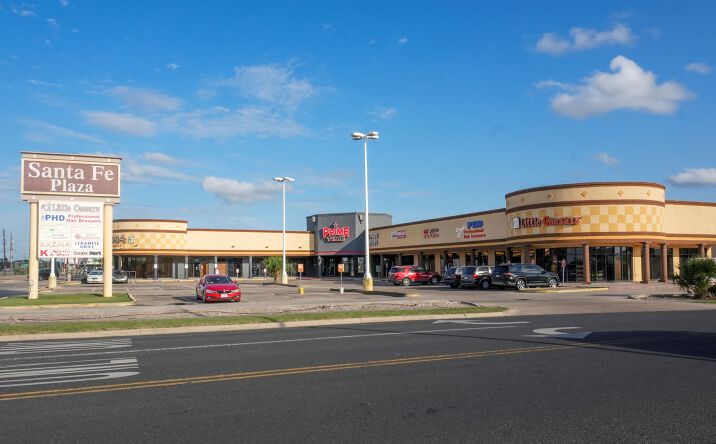 Pictures of Retail property located at 3801 Saratoga Blvd, Corpus Christi, TX 78415 for lease - image #1