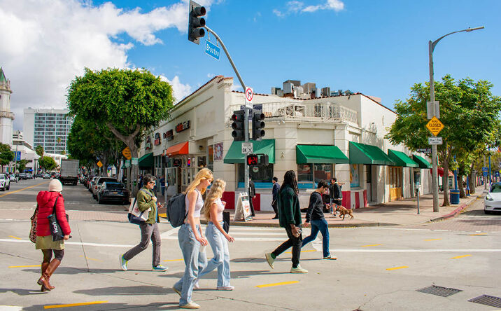 Pictures of Retail, Restaurant property located at 10930 Weyburn Ave, Los Angeles, CA 90024 for lease - image #1