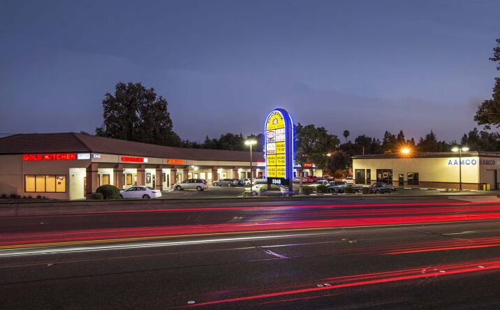 Pictures of Retail, Restaurant property located at 5948 Auburn Blvd, Citrus Heights, CA 95621 for lease - image #1