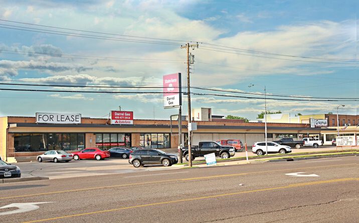 Pictures of Retail property located at 4407 SE 29th St, Del City, OK 73115 for lease - image #1