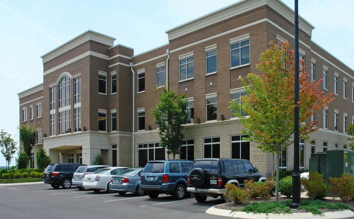 Pictures of Office property located at 131 Saundersville Road, Hendersonville, TN 37075 for lease - image #1