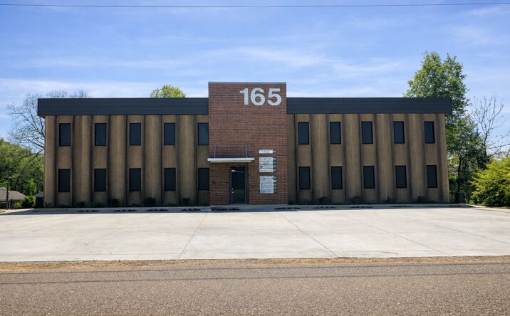 Pictures of Office property located at 165 W South St, Hernando, MS 38632 for lease - image #1