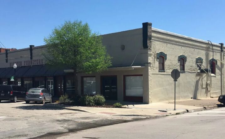 Pictures of Retail, Office, Restaurant property located at 111 W 3rd St, Taylor, TX 76574 for lease - image #1
