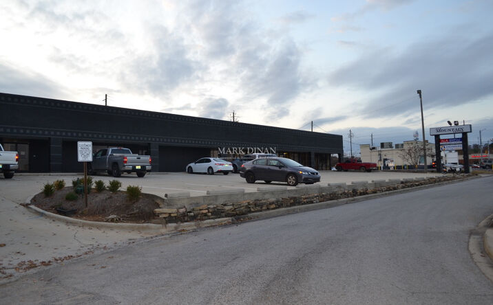 Pictures of Office property located at 206-212 Oak Mountain Cir, Pelham, AL 35124 for lease - image #1