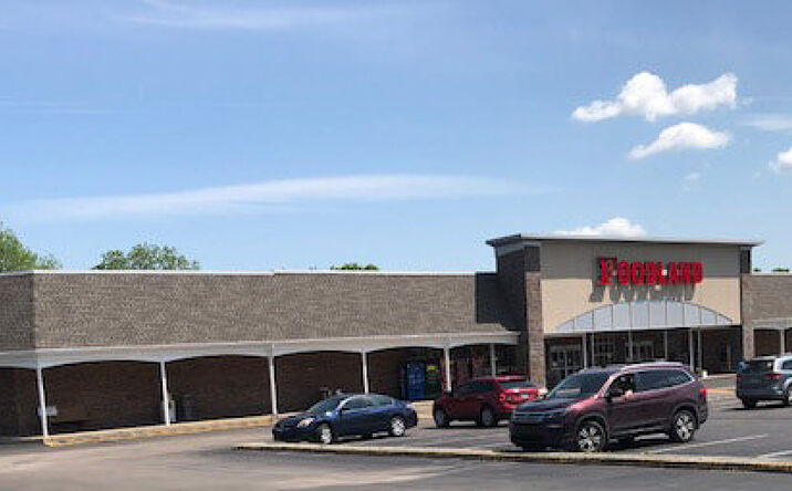 Pictures of Retail, Restaurant property located at 100 N Cedar Ave, South Pittsburg, TN 37380 for lease - image #1