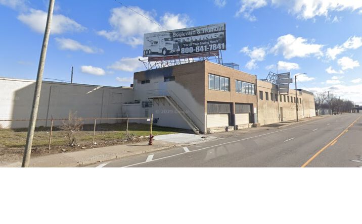 Pictures of Industrial property located at 2760 W Warren Ave, Detroit, MI 48208 for lease - image #1