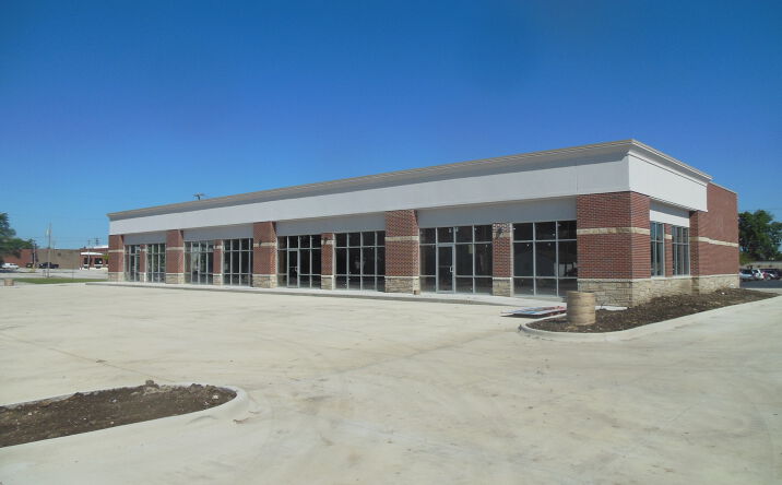 Pictures of Retail, Office property located at 4015 6th Ave, Rock Island, IL 61201 for lease - image #1