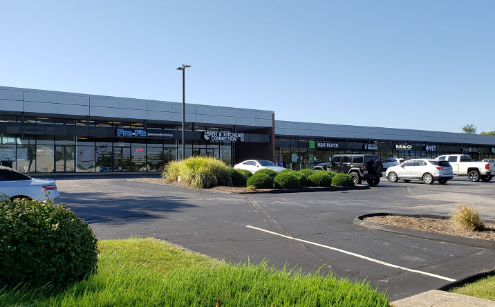 Pictures of Retail property located at 11970 Dorsett Rd, Maryland Heights, MO 63043 for lease - image #1