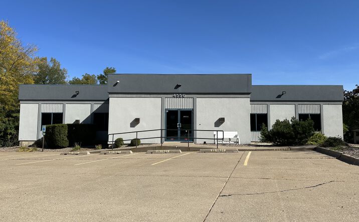 Pictures of Office property located at 4550 Kennedy Dr, East Moline, IL 61244 for lease - image #1