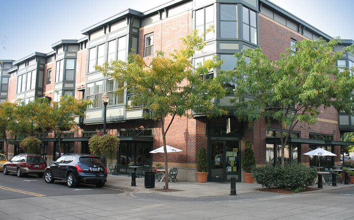 Pictures of Retail property located at 1453 NE 61st Ave, Hillsboro, OR 97124 for lease - image #1