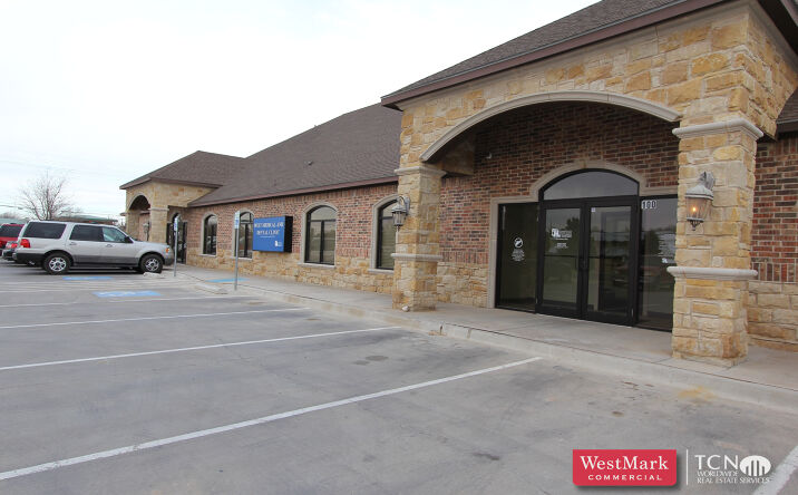 Pictures of Office property located at 5424 19th Street Suite 401, Lubbock, TX 79407 for lease - image #1