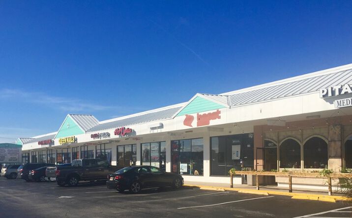 Pictures of Retail property located at 225-299 W Cocoa Beach Cswy, Cocoa Beach, FL 32931 for lease - image #1