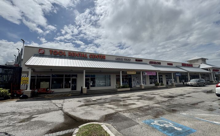 Pictures of Retail property located at 2887 W New Haven Ave, West Melbourne, FL 32904 for lease - image #1
