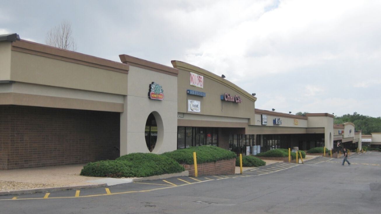 1672816880 E. Iliff Ave, Aurora, CO 80013 Retail Space for Lease