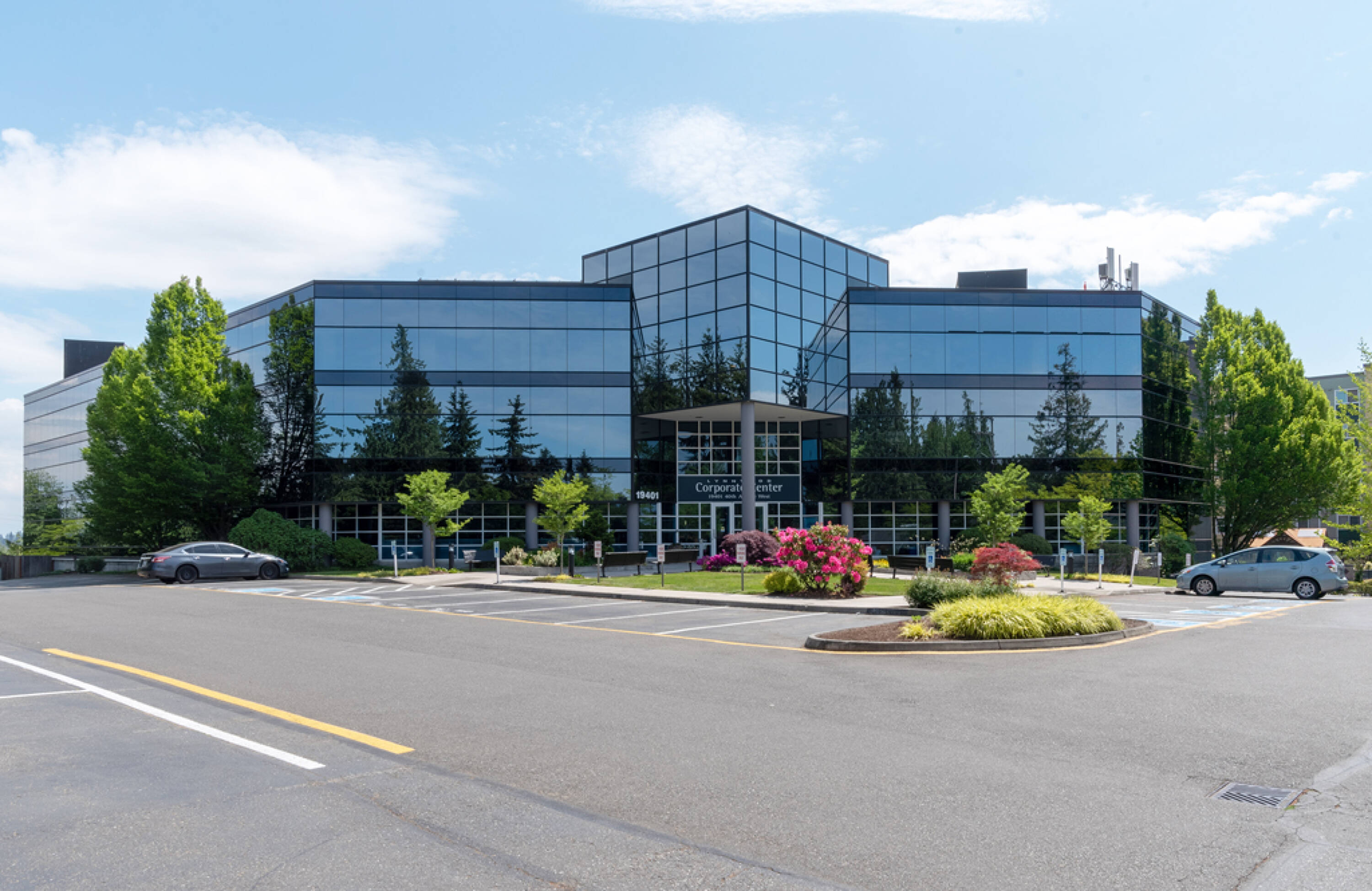 image.title Lynnwood Corporate Center