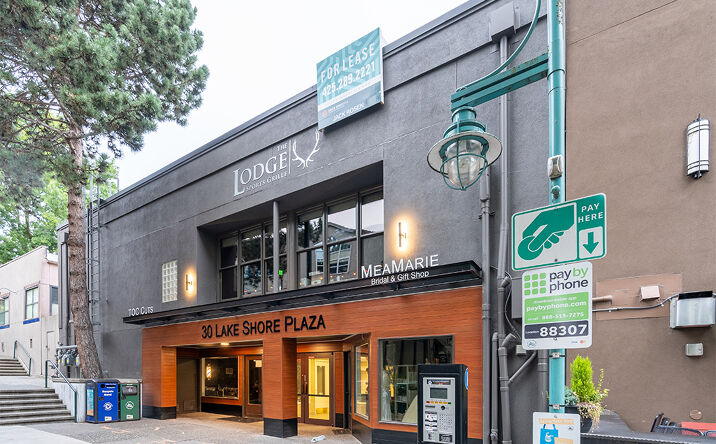 Pictures of Retail property located at 30 Lakeshore Plaza, Kirkland, WA 98033 for lease - image #1