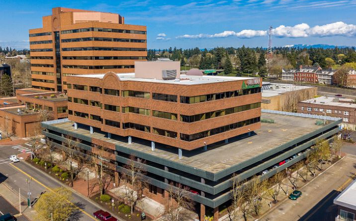 Pictures of Retail property located at 703 Broadway St, Vancouver, WA 98660 for lease - image #1