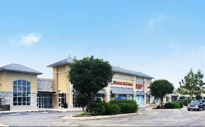 Pictures of Retail property located at 3325 S Blvd, Edmond, OK 73013 for lease - image #1