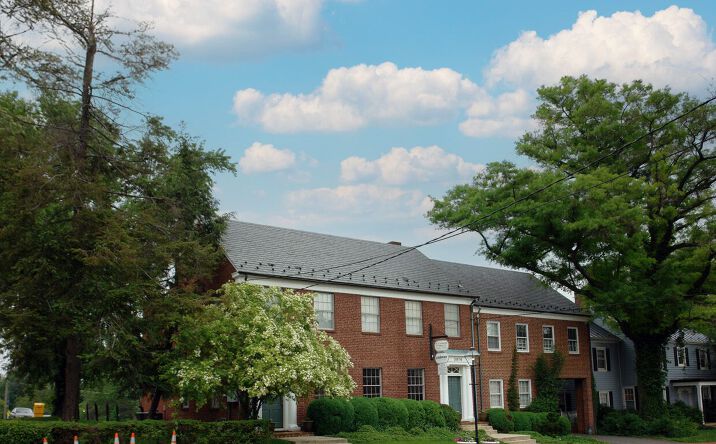 Pictures of Office property located at 3976 Chain Bridge Rd, Fairfax, VA 22030 for lease - image #1