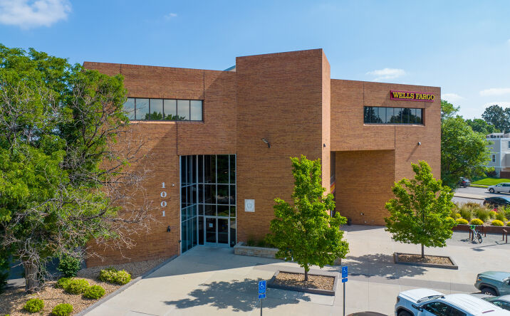 Pictures of Office property located at 1001 S Monaco St Pkwy, Denver, CO 80224 for lease - image #1