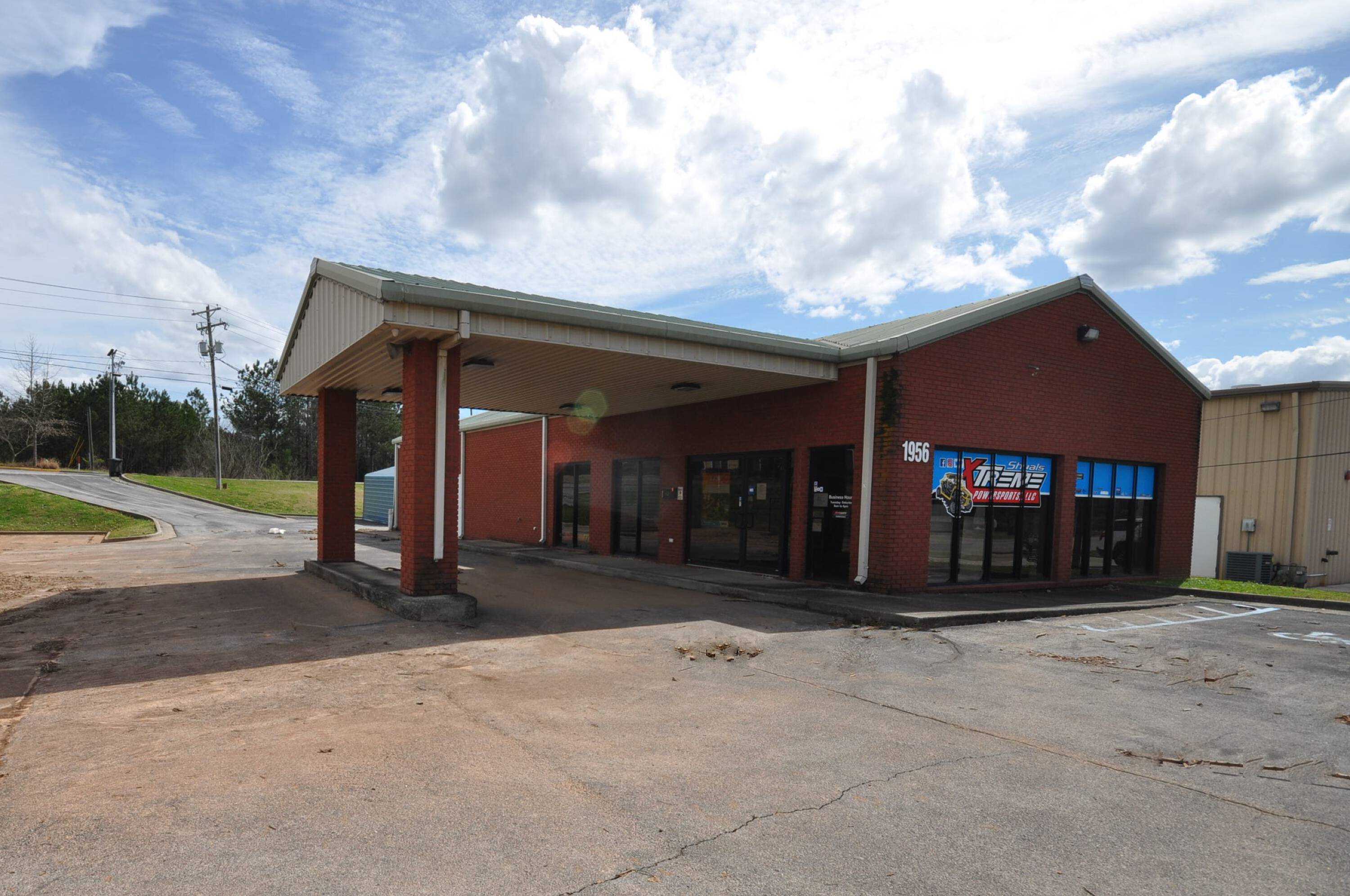 1956 Florence Blvd, Florence, AL 35630